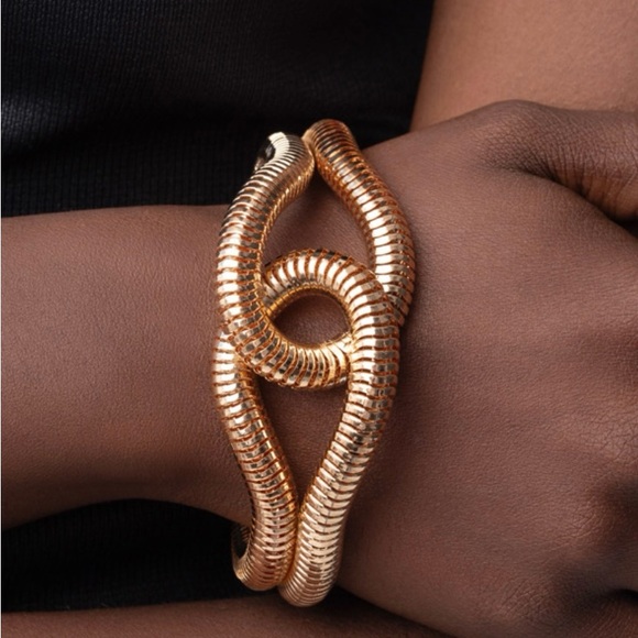 paparazzi Jewelry - Interlocked Ignition - Gold Bracelet